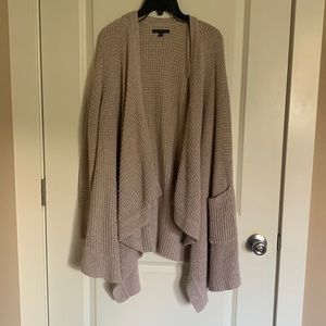 Oatmeal colored knit cardigan from American Eagle. Size large.
